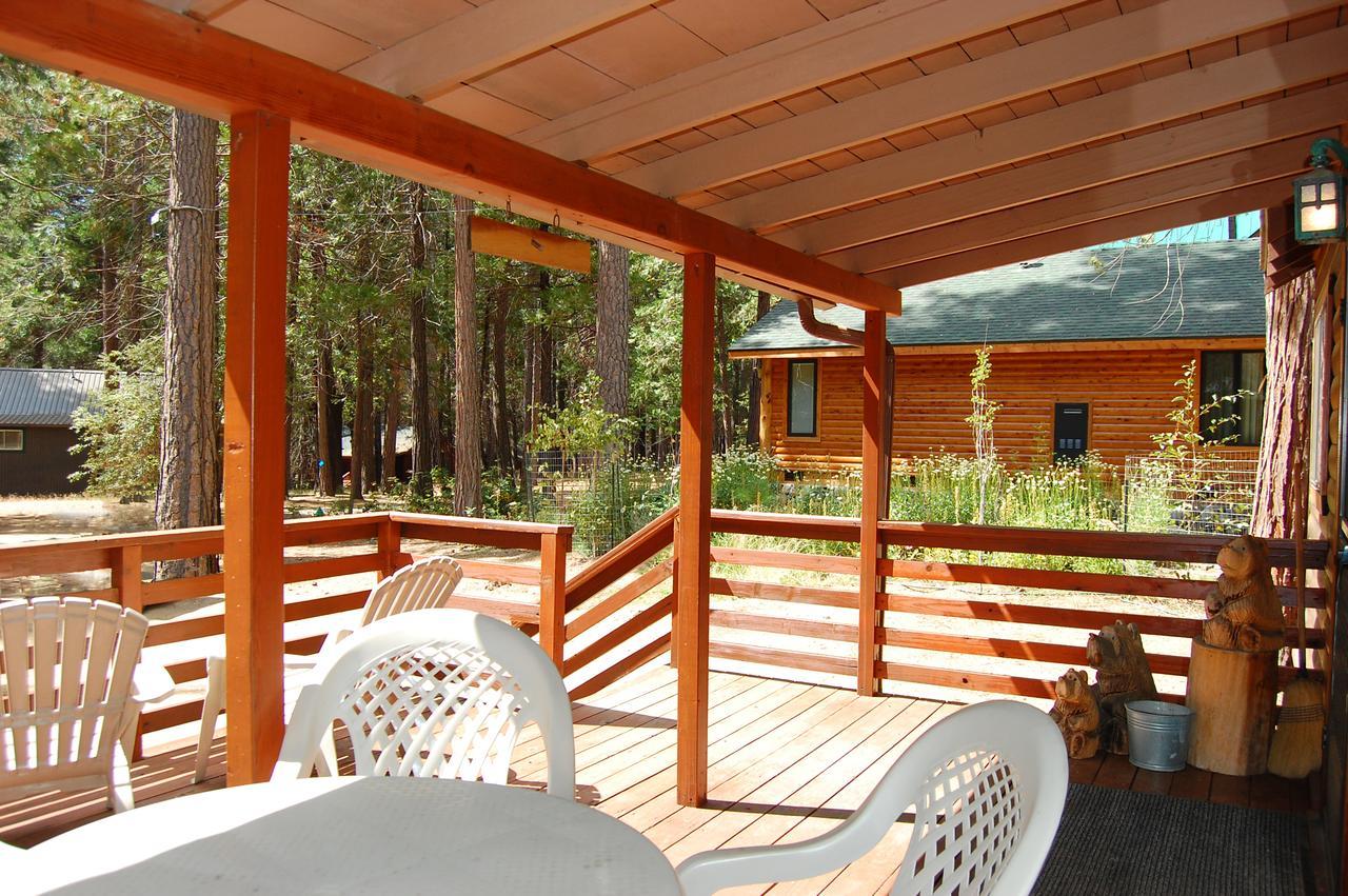 35 Cubbys Den Villa Wawona Room photo