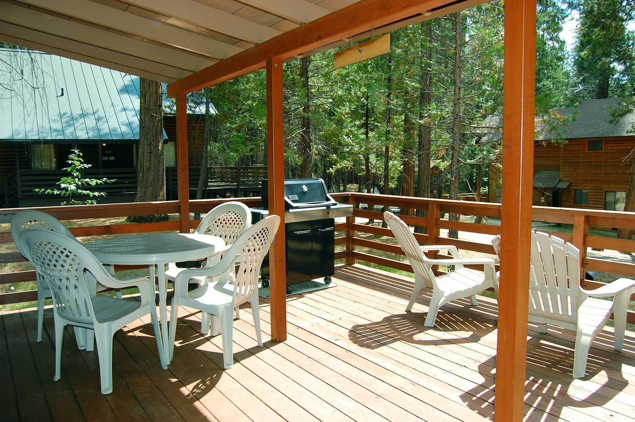 35 Cubbys Den Villa Wawona Room photo